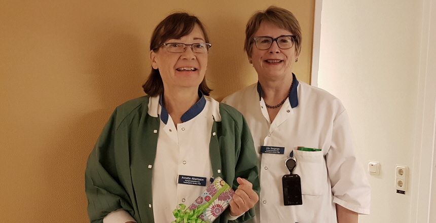 Två leende röntgenssjuksköterskor