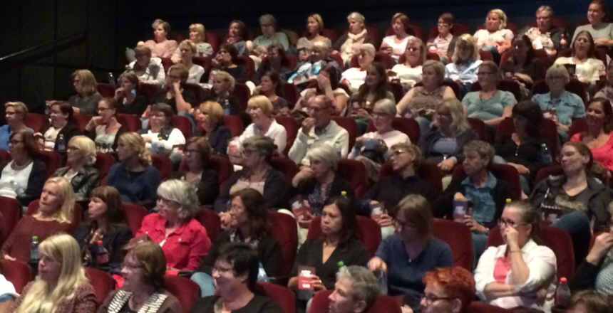 Fullsatt biosalong på biokvällen i Jönköping