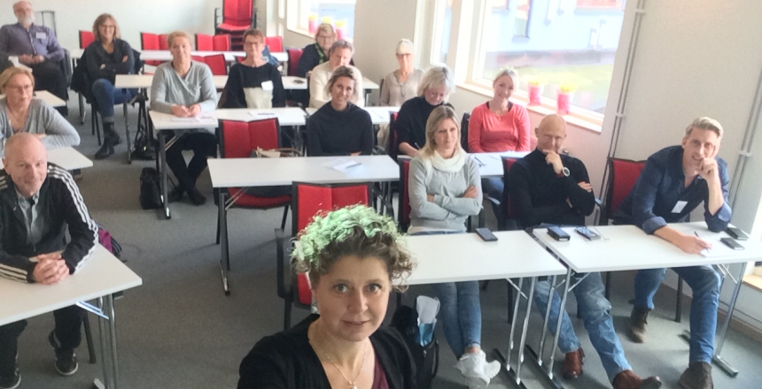 Eva-Lotta Lager tar en